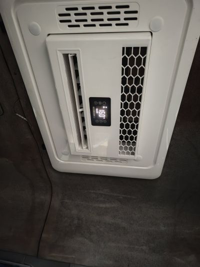 Климатик с два вентилатора 12V/24V , 2500W таванен