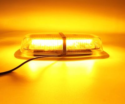 Сигнална лампа 12V/24V подходяща за пътна помощ,камиони,трактори и др.